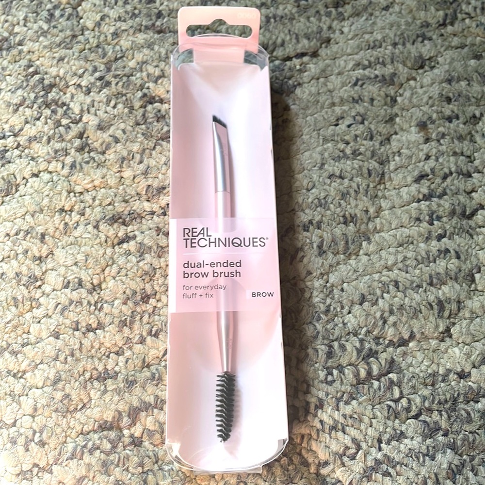 5 for $25 💜 Real techniques dual ended brow brush